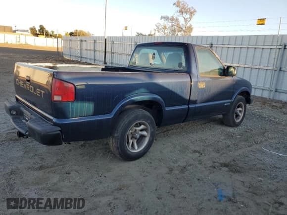 ✅ 2000 Chevrolet S-10 LS • VIN: 1GCCS14W2Y8248498 • Лот: 79344824. Опубликован ранее на Copart с пробегом 95 800 миль. Бесплатный доступ к архиву аукционных продаж из США и подробный отчёт об истории автомобиля на DreamBid. Изображение 3.