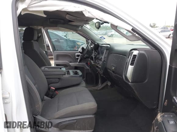 ✅ 2018 Chevrolet Silverado 1500 LT • VIN: 1GCPCREC4JF216526 • Lot: 43520727. Wystawiony na IAAI z przebiegiem 51 430 mil. Bezpłatny archiwum sprzedaży aukcyjnych z USA i szczegółowy raport historii pojazdu na DreamBid. Zdjęcie 5.