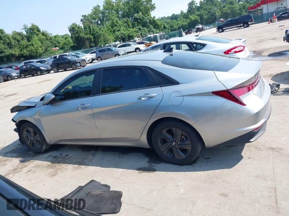 ✅ 2023 Hyundai Elantra SEL • VIN: 5NPLM4AG5PH113928 • Lot: 42788858. Listed on IAAI with 69,237 mi. Free auction sales archive from the USA and detailed vehicle history report at DreamBid. Image 15.