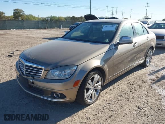 ✅ 2009 Mercedes-Benz C 300 Sport • VIN: WDDGF81X69R076392 • Lot: 43675604. Wystawiony na IAAI z przebiegiem 94 555 mil. Bezpłatny archiwum sprzedaży aukcyjnych z USA i szczegółowy raport historii pojazdu na DreamBid. Zdjęcie 2.