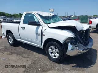 2016 Ram 1500 Express z VIN 3C6JR6AT0GG331339, wystawiony jako IAAI lot #42338383 z przebiegiem 152 570 mil mil oraz . Historia ofert i sprzedaży dostępna na DreamBid. Obrazek 1.