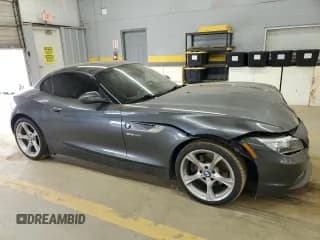 ✅ 2015 BMW Z4 sDrive28i • VIN: WBALL5C52FP557059 • Lot: 71438184. Wystawiony na Copart z przebiegiem Nie podano. Bezpłatny archiwum sprzedaży aukcyjnych z USA i szczegółowy raport historii pojazdu na DreamBid. Zdjęcie 4.