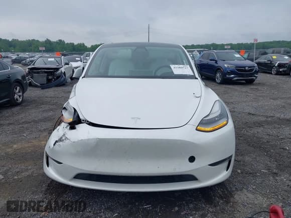 ✅ 2022 Tesla Model Y Long Range • VIN: 7SAYGDEE1NF354678 • Lot: 42284727. Wystawiony na IAAI z przebiegiem 86 112 mil. Bezpłatny archiwum sprzedaży aukcyjnych z USA i szczegółowy raport historii pojazdu na DreamBid. Zdjęcie 12.