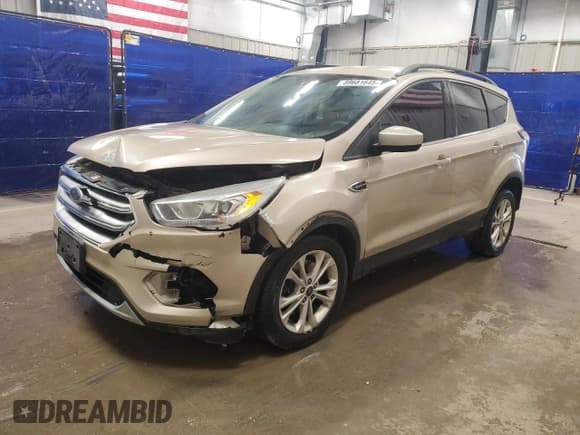 ✅ 2017 Ford Escape SE • VIN: 1FMCU9GD4HUA86783 • Lot: 89681645. Wystawiony na Copart z przebiegiem 132 467 mil. Bezpłatny archiwum sprzedaży aukcyjnych z USA i szczegółowy raport historii pojazdu na DreamBid. Zdjęcie 1.