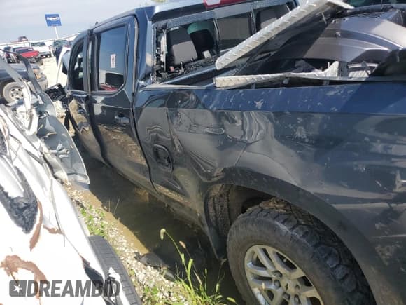 ✅ 2021 Chevrolet Silverado 1500 RST • VIN: 1GCUYEET6MZ348722 • Lot: 60330495. Wystawiony na Copart z przebiegiem Nie podano. Bezpłatny archiwum sprzedaży aukcyjnych z USA i szczegółowy raport historii pojazdu na DreamBid. Zdjęcie 2.