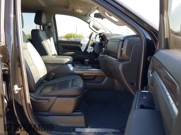 ✅ 2022 Chevrolet Silverado 1500 LT Trail Boss • VIN: 3GCUDFED6NG637224 • Lot: 43317334. Wystawiony na IAAI z przebiegiem 41 714 mil. Bezpłatny archiwum sprzedaży aukcyjnych z USA i szczegółowy raport historii pojazdu na DreamBid. Zdjęcie 5.