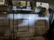 ✅ 2009 Chevrolet Suburban 2LT • VIN: 1GNFK26309R168674 • Lot: 85920645. Wystawiony na Copart z przebiegiem 171 440 mil. Bezpłatny archiwum sprzedaży aukcyjnych z USA i szczegółowy raport historii pojazdu na DreamBid. Zdjęcie 10.