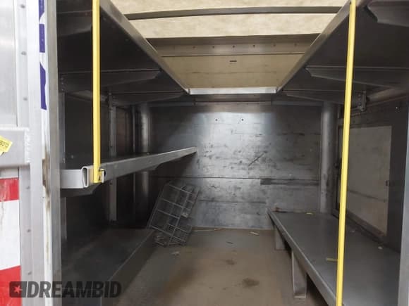 ✅ 2016 Ford F-250 XL • VIN: 1FDBF2B66GED17519 • Лот: 41972443. Опубликован ранее на IAAI с пробегом 333 161 миль. Бесплатный доступ к архиву аукционных продаж из США и подробный отчёт об истории автомобиля на DreamBid. Изображение 17.