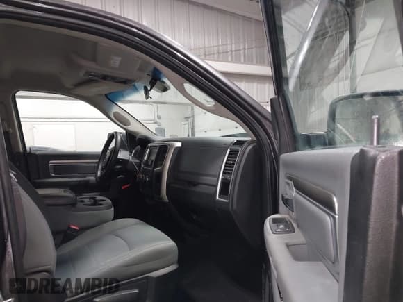 ✅ 2017 Ram 1500 SLT • VIN: 1C6RR7GG6HS715932 • Lot: 41155125. Listed on IAAI with 143,549 mi. Free auction sales archive from the USA and detailed vehicle history report at DreamBid. Image 5.