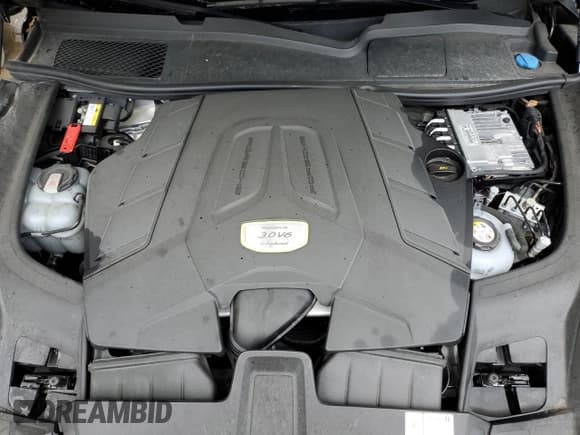 ✅ 2023 Porsche Cayenne E-Hybrid • VIN: WP1AE2AY1PDA12004 • Lot: 62503685. Wystawiony na Copart z przebiegiem 41 040 mil. Bezpłatny archiwum sprzedaży aukcyjnych z USA i szczegółowy raport historii pojazdu na DreamBid. Zdjęcie 12.