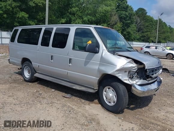 ✅ 2002 Ford Econoline Passenger XL • VIN: 1FBSS31L72HA71329 • Лот: 42448458. Опубликован ранее на IAAI с пробегом 378 078 миль. Бесплатный доступ к архиву аукционных продаж из США и подробный отчёт об истории автомобиля на DreamBid. Изображение 1.