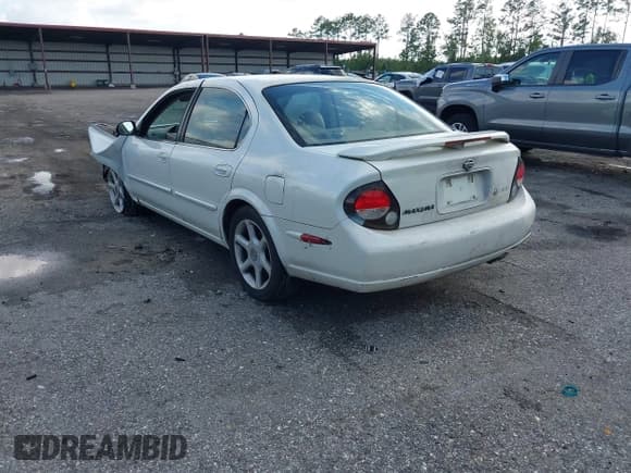 ✅ 2000 Nissan Maxima GXE • VIN: JN1CA31D1YT515650 • Lot: 43030258. Listed on IAAI with Not provided. Free auction sales archive from the USA and detailed vehicle history report at DreamBid. Image 3.
