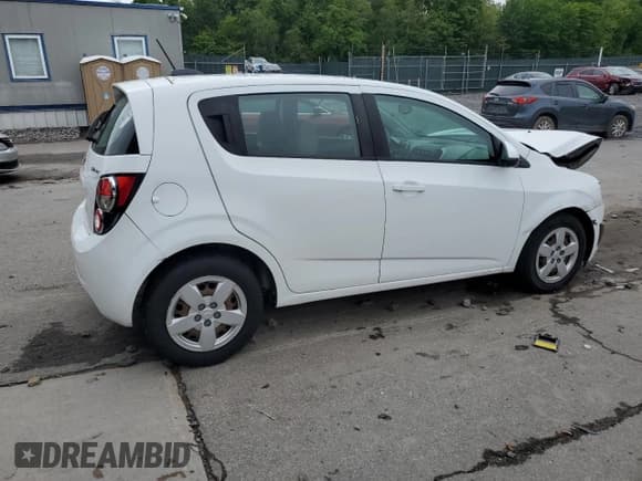 ✅ 2015 Chevrolet Sonic LS • VIN: 1G1JA6SG0F4184106 • Lot: 58597655. Listed on Copart with 82,360 mi. Free auction sales archive from the USA and detailed vehicle history report at DreamBid. Image 3.