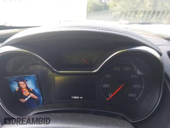 2015 Chevrolet Impala LTZ z VIN 2G1165S37F9108159, wystawiony jako IAAI lot #42697730 z przebiegiem 178 844 mil mil oraz . Historia ofert i sprzedaży dostępna na DreamBid. Obrazek 7.