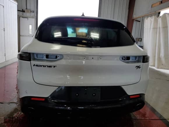 2024 Dodge Hornet R/T z VIN ZACPDFCW2R3A28905, wystawiony jako Copart lot #73383364 z przebiegiem 7 097 mil mil oraz Czysty tytuł • Clean title. Historia ofert i sprzedaży dostępna na DreamBid. Obrazek 6.