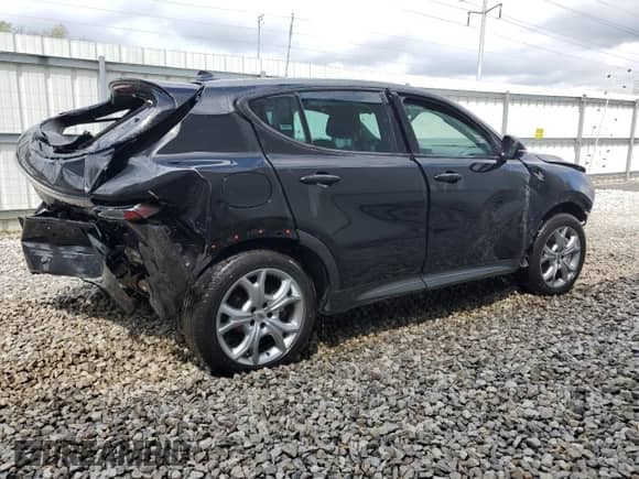 2024 Dodge Hornet R/T z VIN ZACPDFCW7R3A28835, wystawiony jako Copart lot #55566995 z przebiegiem 28 681 mil mil oraz Nie do naprawy • Non repairable. Historia ofert i sprzedaży dostępna na DreamBid. Obrazek 3.