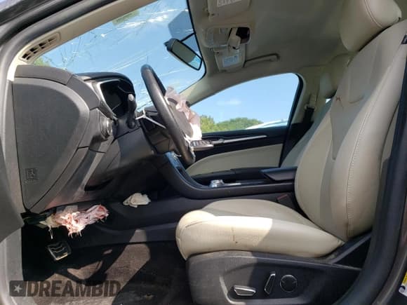 ✅ 2018 Ford Fusion Titanium • VIN: 3FA6P0D94JR247172 • Lot: 68522135. Wystawiony na Copart z przebiegiem Nie podano. Bezpłatny archiwum sprzedaży aukcyjnych z USA i szczegółowy raport historii pojazdu na DreamBid. Zdjęcie 7.