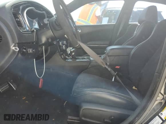 2015 Dodge Charger SRT Hellcat z VIN 2C3CDXL91FH795556, wystawiony jako Copart lot #77477774 z przebiegiem Nie podano mil oraz Szkoda całkowita • Salvage title. Historia ofert i sprzedaży dostępna na DreamBid. Obrazek 7.