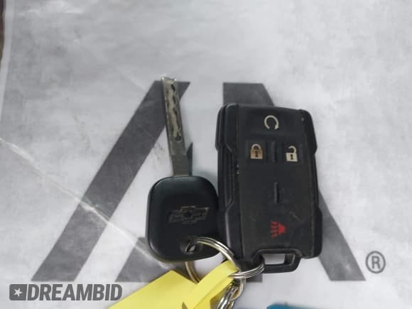 ✅ 2018 Chevrolet Silverado 1500 LT • VIN: 3GCUKREC1JG239914 • Lot: 43556230. Wystawiony na IAAI z przebiegiem 124 227 mil. Bezpłatny archiwum sprzedaży aukcyjnych z USA i szczegółowy raport historii pojazdu na DreamBid. Zdjęcie 11.