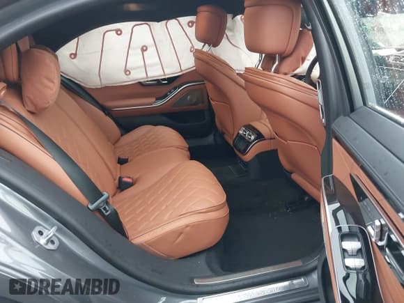 ✅ 2024 Mercedes-Benz S 580 • VIN: W1K6G7GBXRA269738 • Lot: 42287470. Listed on IAAI with 5,435 mi. Free auction sales archive from the USA and detailed vehicle history report at DreamBid. Image 8.