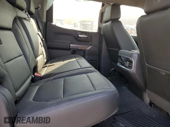 ✅ 2019 Chevrolet Silverado 1500 LTZ • VIN: 3GCUYGEL1KG126095 • Lot: 74836424. Wystawiony na Copart z przebiegiem 81 991 mil. Bezpłatny archiwum sprzedaży aukcyjnych z USA i szczegółowy raport historii pojazdu na DreamBid. Zdjęcie 10.