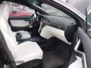 ✅ 2017 Tesla Model X 90D • VIN: 5YJXCDE23HF055708 • Lot: 43151092. Wystawiony na IAAI z przebiegiem 60 043 mil. Bezpłatny archiwum sprzedaży aukcyjnych z USA i szczegółowy raport historii pojazdu na DreamBid. Zdjęcie 5.