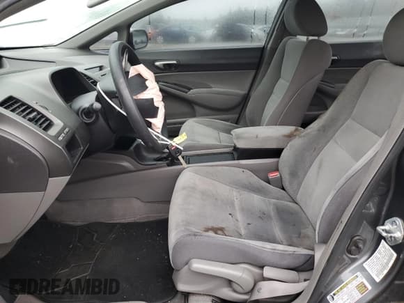 ✅ 2010 Honda Civic LX • VIN: 19XFA1F57AE081121 • Lot: 91132085. Wystawiony na Copart z przebiegiem 210 007 mil. Bezpłatny archiwum sprzedaży aukcyjnych z USA i szczegółowy raport historii pojazdu na DreamBid. Zdjęcie 7.