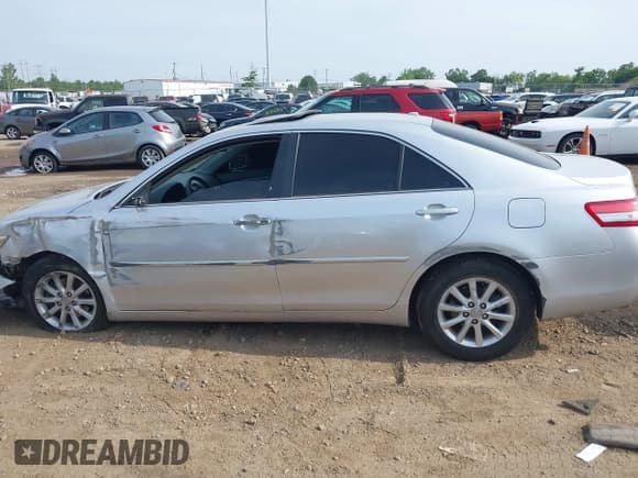 ✅ 2011 Toyota Camry LE • VIN: 4T1BK3EK3BU125967 • Lot: 42901100. Wystawiony na IAAI z przebiegiem 151 511 mil. Bezpłatny archiwum sprzedaży aukcyjnych z USA i szczegółowy raport historii pojazdu na DreamBid. Zdjęcie 14.