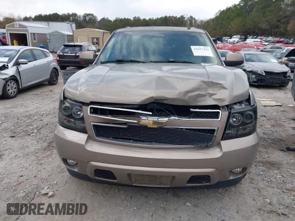 ✅ 2007 Chevrolet Suburban LTZ • VIN: 1GNFC16077J326498 • Lot: 43657422. Listed on IAAI with 252,671 mi. Free auction sales archive from the USA and detailed vehicle history report at DreamBid. Image 12.