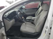 ✅ 2019 Hyundai Sonata • VIN: KMHE14L27KA093101 • Лот: 69629844. Опубликован ранее на Copart с пробегом 34 147 миль. Бесплатный доступ к архиву аукционных продаж из США и подробный отчёт об истории автомобиля на DreamBid. Изображение 7.