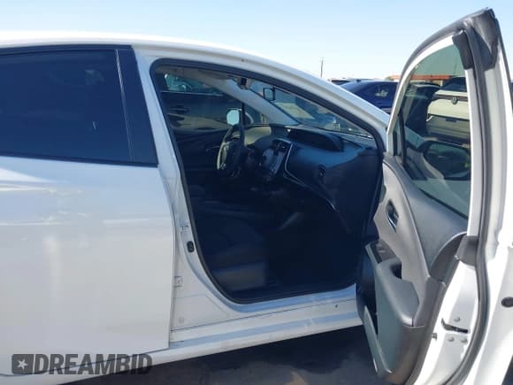 ✅ 2022 Toyota Prius L Eco • VIN: JTDKAMFU4N3159553 • Lot: 43496255. Listed on IAAI with 72,455 mi. Free auction sales archive from the USA and detailed vehicle history report at DreamBid. Image 5.
