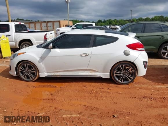 ✅ 2016 Hyundai Veloster Turbo • VIN: KMHTC6AE0GU293981 • Lot: 42354864. Wystawiony na IAAI z przebiegiem 118 691 mil. Bezpłatny archiwum sprzedaży aukcyjnych z USA i szczegółowy raport historii pojazdu na DreamBid. Zdjęcie 14.