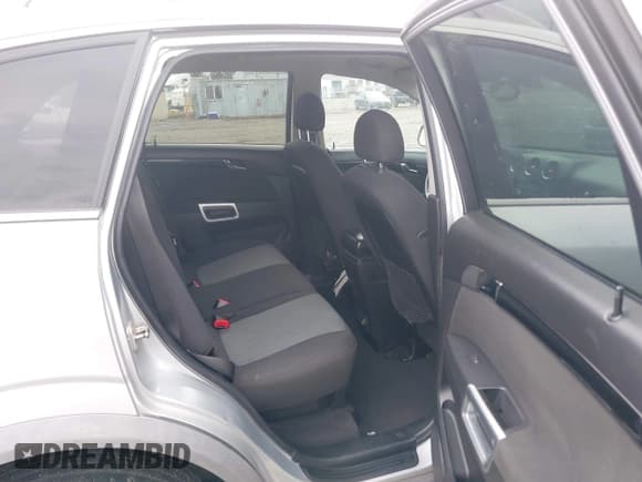 ✅ 2013 Chevrolet Captiva Sport LS • VIN: 3GNFL2EK5DS522944 • Lot: 43570514. Wystawiony na IAAI z przebiegiem 201 376 mil. Bezpłatny archiwum sprzedaży aukcyjnych z USA i szczegółowy raport historii pojazdu na DreamBid. Zdjęcie 8.