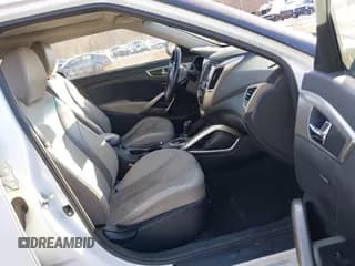 ✅ 2012 Hyundai Veloster w/Gray Int • VIN: KMHTC6AD3CU051669 • Lot: 41421833. Wystawiony na IAAI z przebiegiem 170 000 mil. Bezpłatny archiwum sprzedaży aukcyjnych z USA i szczegółowy raport historii pojazdu na DreamBid. Zdjęcie 5.