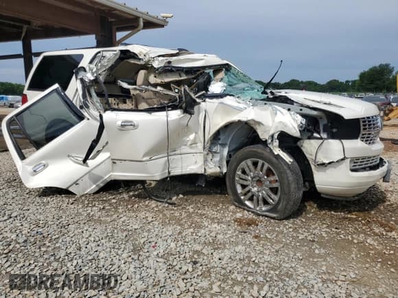 ✅ 2007 Lincoln Navigator • VIN: 5LMFU27527LJ18970 • Lot: 62390615. Wystawiony na Copart z przebiegiem Nie podano. Bezpłatny archiwum sprzedaży aukcyjnych z USA i szczegółowy raport historii pojazdu na DreamBid. Zdjęcie 4.