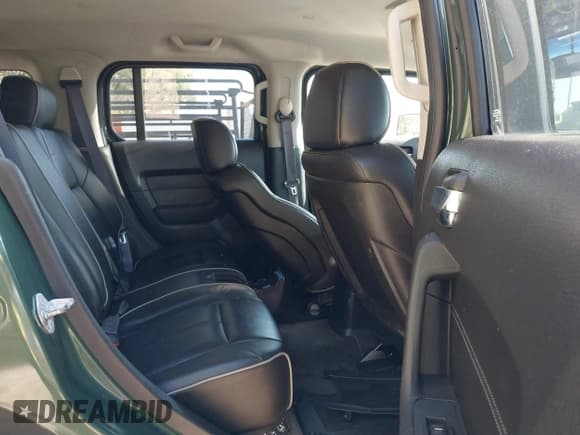 ✅ 2006 Hummer H3 • VIN: 5GTDN136468122825 • Lot: 43441008. Wystawiony na IAAI z przebiegiem 187 511 mil. Bezpłatny archiwum sprzedaży aukcyjnych z USA i szczegółowy raport historii pojazdu na DreamBid. Zdjęcie 8.