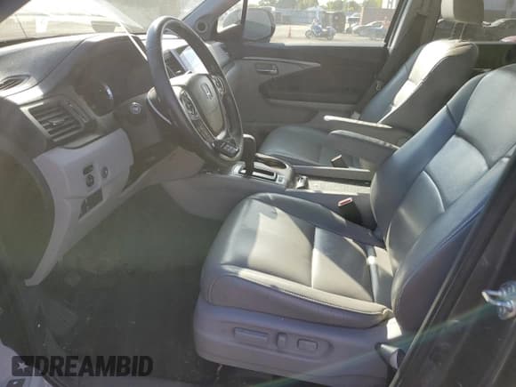 ✅ 2017 Honda Pilot EX-L • VIN: 5FNYF6H60HB103137 • Lot: 81610055. Listed on Copart with 116,919 mi. Free auction sales archive from the USA and detailed vehicle history report at DreamBid. Image 7.