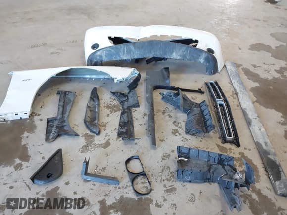 ✅ 2018 Dodge Challenger GT • VIN: 2C3CDZGG5JH257374 • Lot: 41068358. Listed on IAAI with 46,638 mi. Free auction sales archive from the USA and detailed vehicle history report at DreamBid. Image 12.