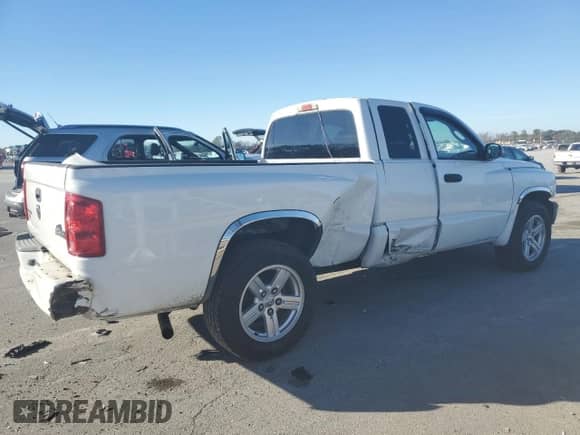 2008 Dodge Dakota Bighorn/Lonestar with VIN 1D7HE32K58S591842, listed as a Copart auction lot 80329714 with 136,882 mi miles and Salvage title. Bid and sale history available at DreamBid. Image 3.