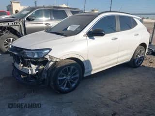 ✅ 2020 Buick Encore GX Select • VIN: KL4MMDSL1LB114659 • Lot: 43357237. Wystawiony na IAAI z przebiegiem 80 589 mil. Bezpłatny archiwum sprzedaży aukcyjnych z USA i szczegółowy raport historii pojazdu na DreamBid. Zdjęcie 2.