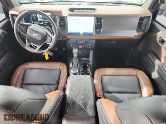 ✅ 2024 Ford Bronco Outer Banks • VIN: 1FMDE8BH2RLA99402 • Lot: 90545515. Listed on Copart with 24,363 mi. Free auction sales archive from the USA and detailed vehicle history report at DreamBid. Image 8.