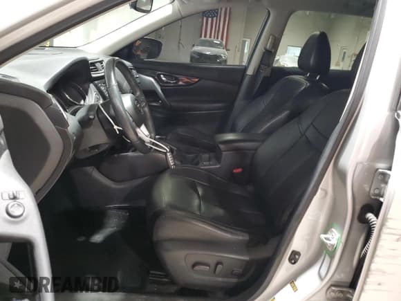 ✅ 2017 Nissan Rogue SV • VIN: 5N1AT2MV1HC812605 • Лот: 92505215. Опубликован ранее на Copart с пробегом 95 400 миль. Бесплатный доступ к архиву аукционных продаж из США и подробный отчёт об истории автомобиля на DreamBid. Изображение 7.