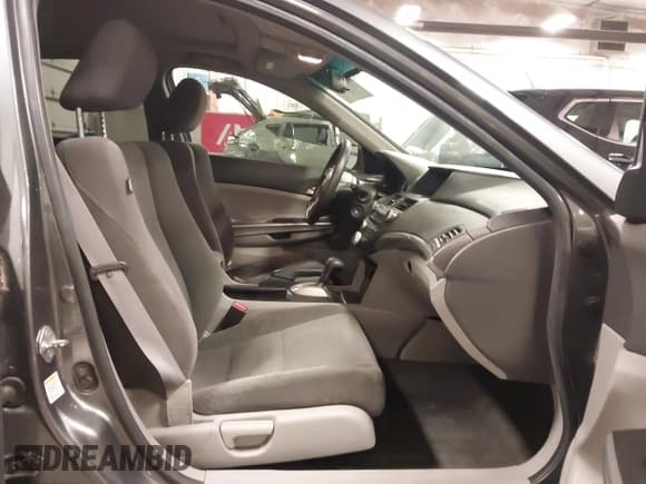 ✅ 2010 Honda Accord EX • VIN: 1HGCP2F75AA091157 • Lot: 43393300. Wystawiony na IAAI z przebiegiem 138 902 mil. Bezpłatny archiwum sprzedaży aukcyjnych z USA i szczegółowy raport historii pojazdu na DreamBid. Zdjęcie 5.