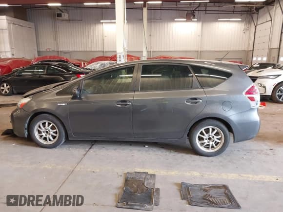 ✅ 2015 Toyota Prius Two • VIN: JTDZN3EU7FJ031674 • Lot: 41825435. Listed on IAAI with 182,162 mi. Free auction sales archive from the USA and detailed vehicle history report at DreamBid. Image 14.