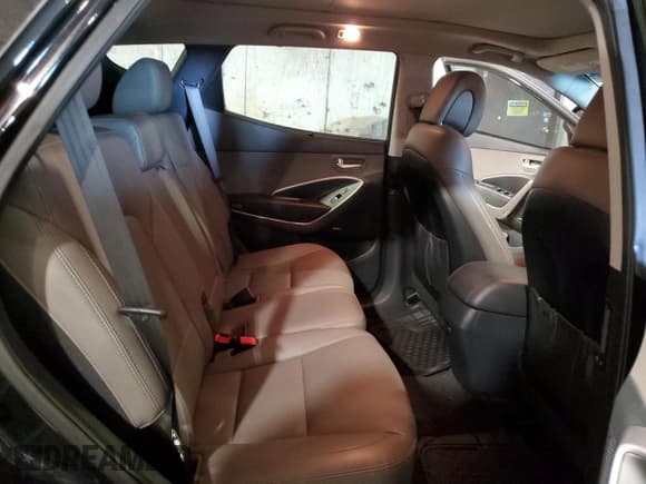 ✅ 2016 Hyundai Santa Fe • VIN: 5XYZUDLB7GG357390 • Lot: 84031745. Listed on Copart with 95,721 mi. Free auction sales archive from the USA and detailed vehicle history report at DreamBid. Image 11.