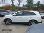 ✅ 2012 Kia Sorento LX • VIN: 5XYKT3A62CG221523 • Lot: 43502506. Wystawiony na IAAI z przebiegiem 222 261 mil. Bezpłatny archiwum sprzedaży aukcyjnych z USA i szczegółowy raport historii pojazdu na DreamBid. Zdjęcie 14.