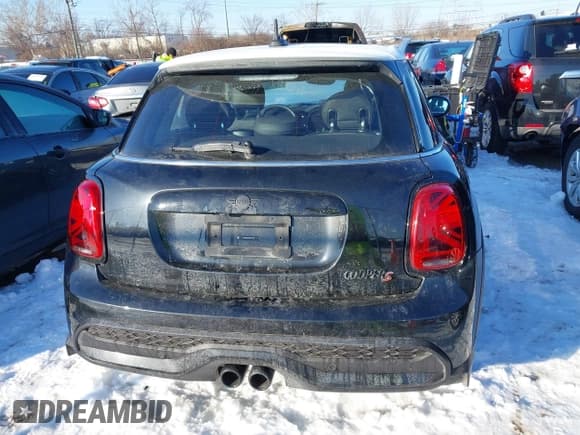 ✅ 2024 MINI Hardtop 4 Door Cooper S • VIN: WMW53DK02R2U77559 • Lot: 41316784. Wystawiony na IAAI z przebiegiem 21 557 mil. Bezpłatny archiwum sprzedaży aukcyjnych z USA i szczegółowy raport historii pojazdu na DreamBid. Zdjęcie 16.