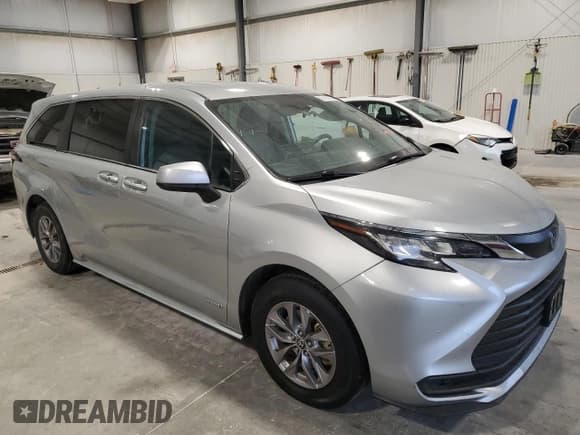 ✅ 2021 Toyota Sienna LE • VIN: 5TDKSKFC8MS036554 • Lot: 93127805. Listed on Copart with 274,181 mi. Free auction sales archive from the USA and detailed vehicle history report at DreamBid. Image 4.