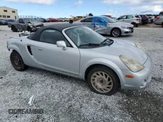 ✅ 2005 Toyota MR2 • VIN: JTDFR320150071553 • Лот: 84402464. Опубликован ранее на Copart с пробегом Не указан. Бесплатный доступ к архиву аукционных продаж из США и подробный отчёт об истории автомобиля на DreamBid. Изображение 4.