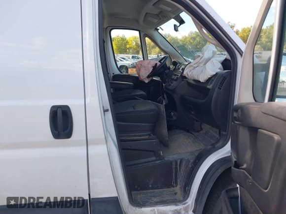 ✅ 2021 Ram ProMaster Cargo • VIN: 3C6LRVNG4ME553602 • Lot: 43342734. Listed on IAAI with 100,641 mi. Free auction sales archive from the USA and detailed vehicle history report at DreamBid. Image 5.